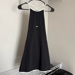 SET active dress contrast